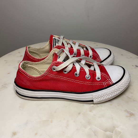red converse kids